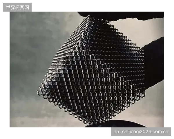 未来三年，五轴切削的超薄β钛合金打击面与3D打印的复杂晶格主体结构相结合，将引爆高端定制市场